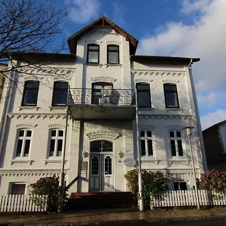 Pensjonat Kapitaenshaus-lassen-zimmer-santa-maria